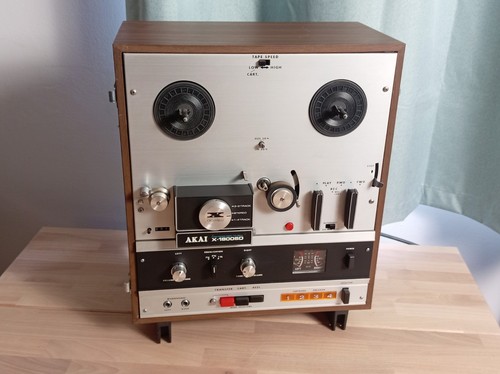 Akai cross field - field, reel